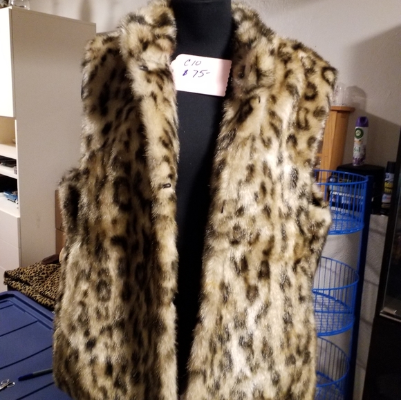 Fabulous Furs Jackets & Blazers - Leopard print faux fur